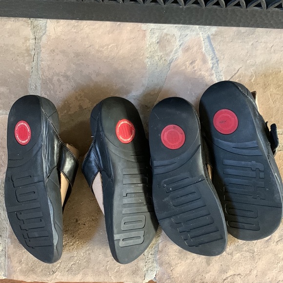 FitFlop micro Wobbleboard Shoe with Leather thong and silver colored buckle - Picture 2 of 6